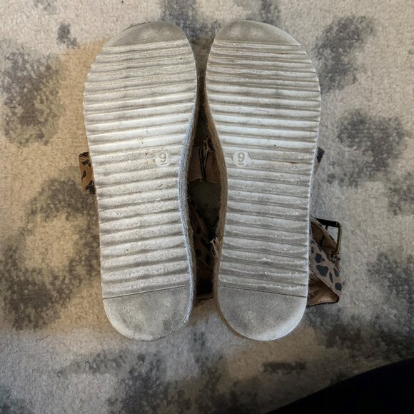 Universal Threads Espardrille Sandals - Picture 2 of 5